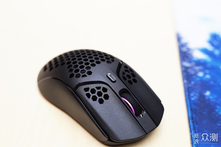 超轻量,超清凉 HyperX 旋火无线专业游戏鼠标_新浪众测