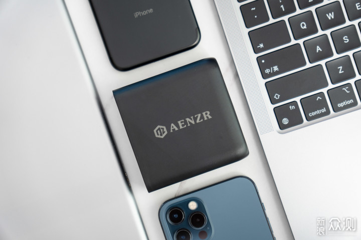 桌面电源管理大师,AENZR130W氮化镓充电器_新浪众测
