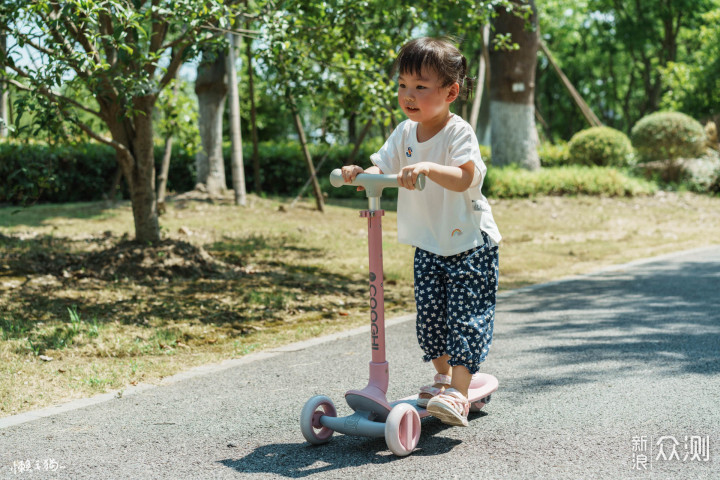 【另类试驾】3岁宝宝选择，酷骑Q1儿童滑板车_新浪众测