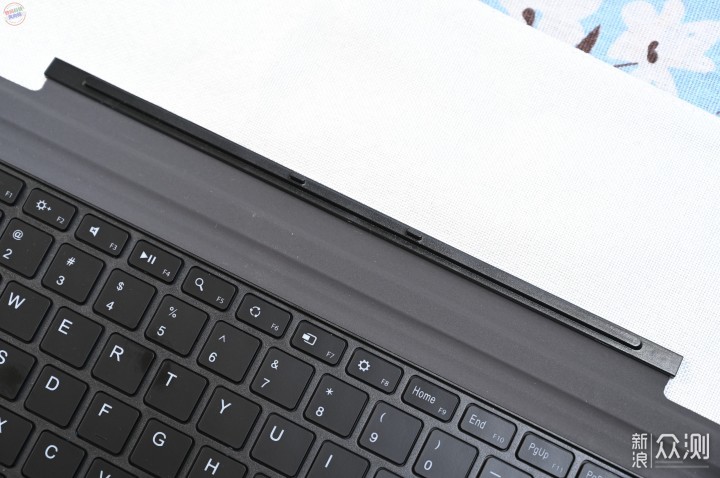 手感顺滑平板键盘,更好用的Surface Pro伴侣_新浪众测