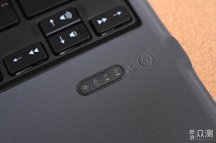 手感顺滑平板键盘，更好用的Surface Pro伴侣_新浪众测