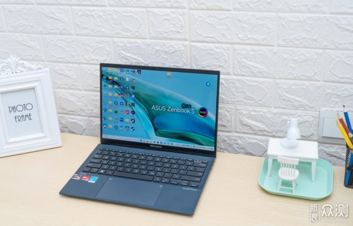 AMD Yes!超薄A4本华硕灵耀X 13锐龙版评测!_新浪众测