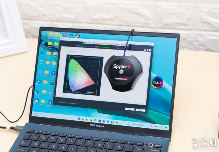 AMD Yes!超薄A4本华硕灵耀X 13锐龙版评测!_新浪众测