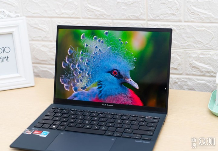 AMD Yes!超薄A4本华硕灵耀X 13锐龙版评测!_新浪众测