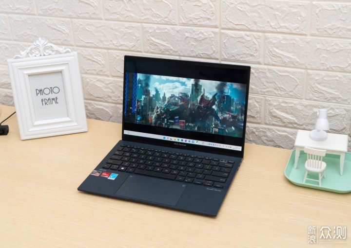 AMD Yes!超薄A4本华硕灵耀X 13锐龙版评测!_新浪众测