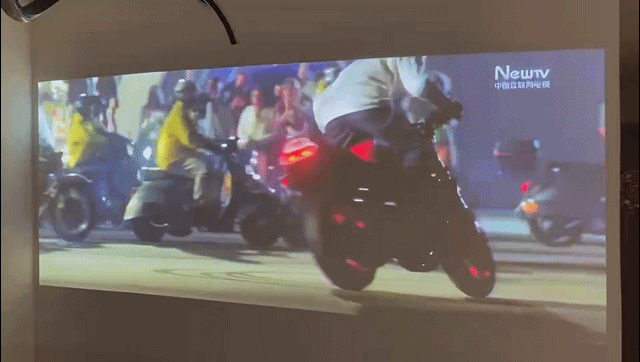 万元投影体验如何?慧示H3超短焦投影仪_新浪众测