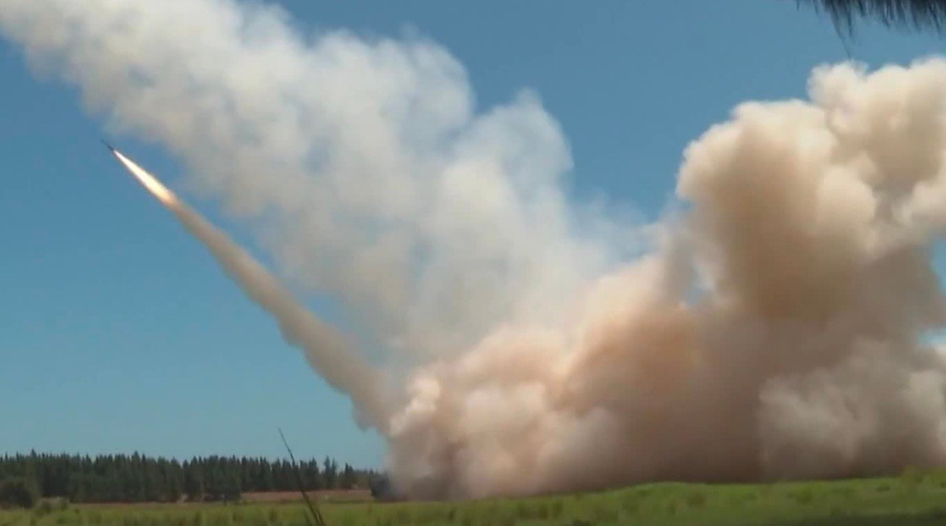 外线火力碰撞内线强攻战术博弈