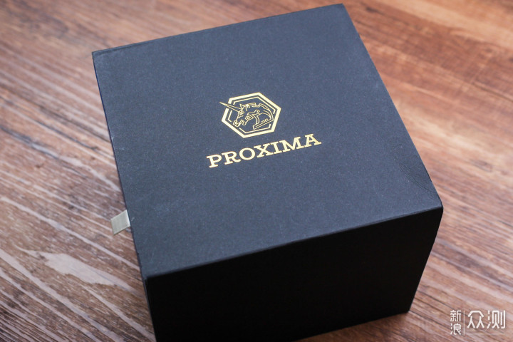 表殼玩出花，升級換代Proxima OM16機械設備手環很性格