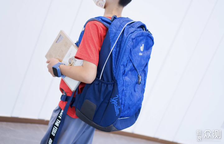 当小学生背上了户外双肩包Deuter学生书包晒单_新浪众测
