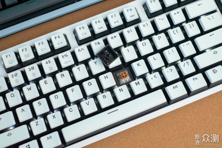 三模热插拔、黑峡谷 X Pro 系列键盘分享_新浪众测