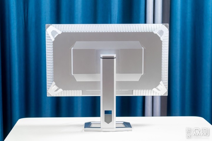 4K+MiniLED，两千出头的国产显示器性价比如何_新浪众测
