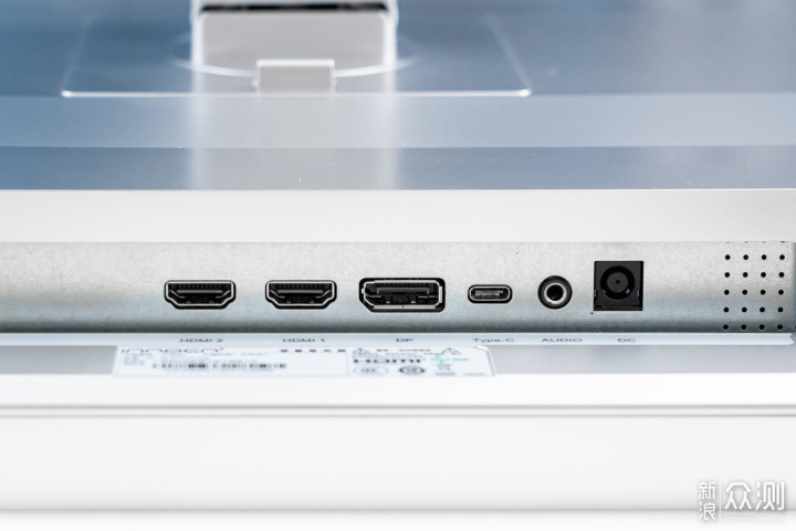 4K+MiniLED,两千出头的国产显示器性价比如何_新浪众测