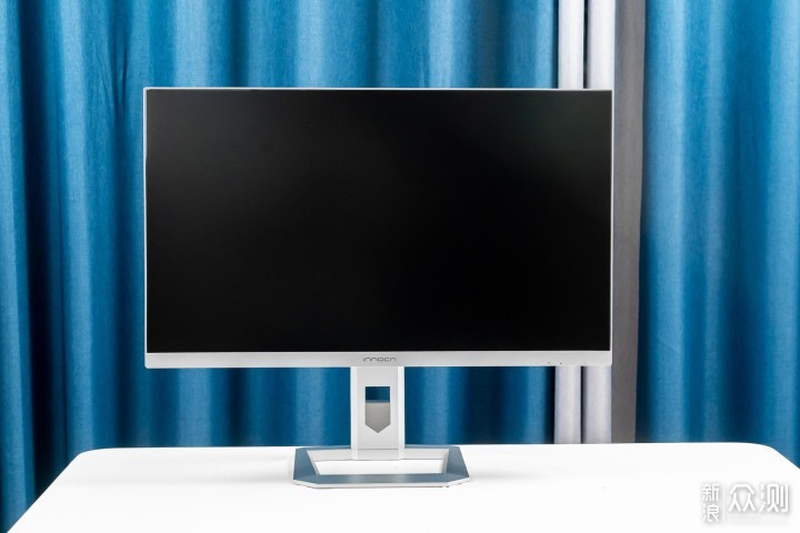 4K+MiniLED，两千出头的国产显示器性价比如何_新浪众测