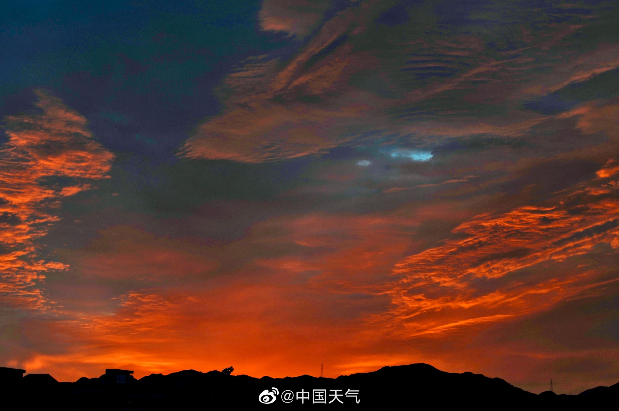 云在烧！北京天空出现壮美朝霞_手机新浪网