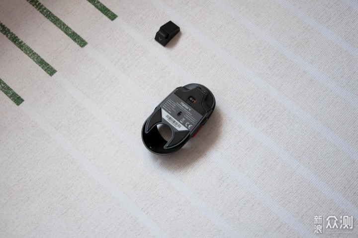 颜值手感都出色,雷柏VT960S无线游戏鼠标评测_新浪众测