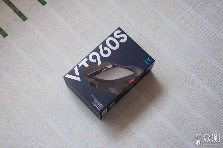 颜值手感都出色，雷柏VT960S无线游戏鼠标评测_新浪众测