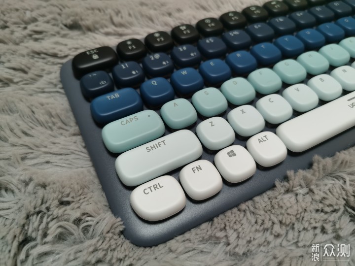 夏日清新绿联Fun+机械键盘矮轴新体验_新浪众测