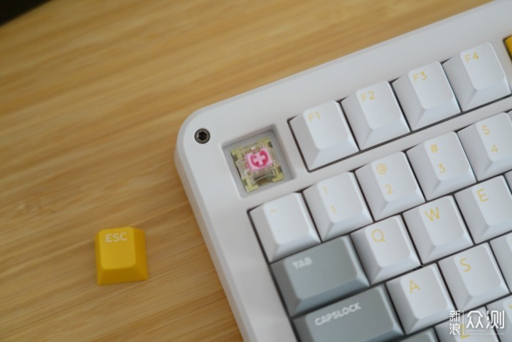 旋钮消音-IQUNIX ZX75重力波三模机械键盘体验_新浪众测