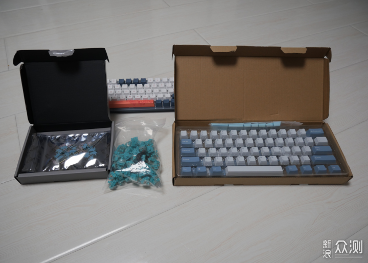 机械键盘玩家的折腾实例,水轴+透明键帽_新浪众测