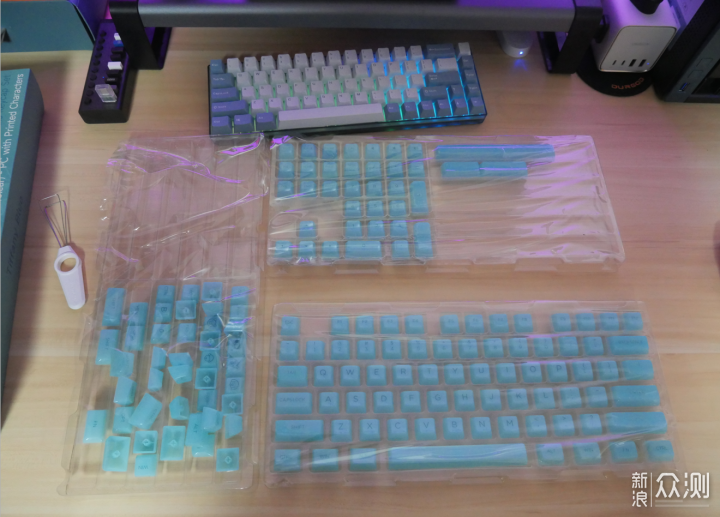 机械键盘玩家的折腾实例,水轴+透明键帽_新浪众测
