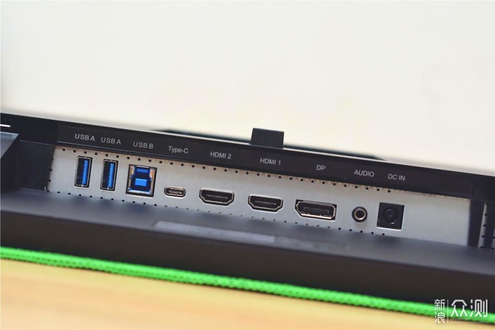 INNOCN 24C1Q：2K分辨率，主要包括了三個USB3.0USB，支持90瓦反向充電_新浪眾測
