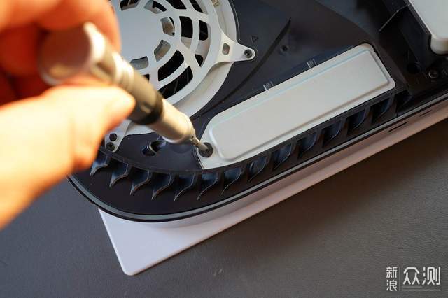 PS5扩容一步到位，雷克沙NM800PRO SSD初体验_新浪众测