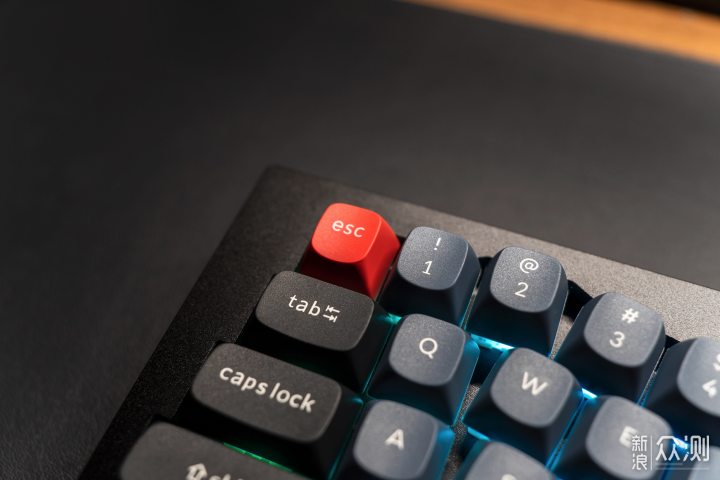 全鋁 CNC 機身+Alice布局 Keychron Q8 上手_新浪眾測