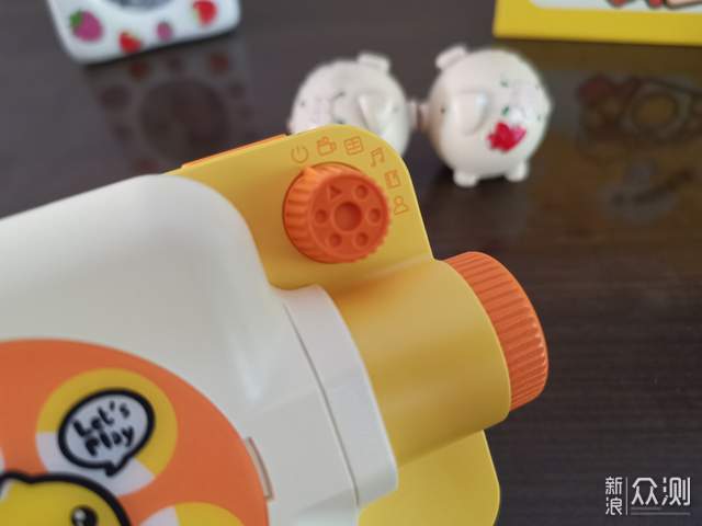 有了趣学伴绘本故事放映机,哄娃启蒙不用愁_新浪众测