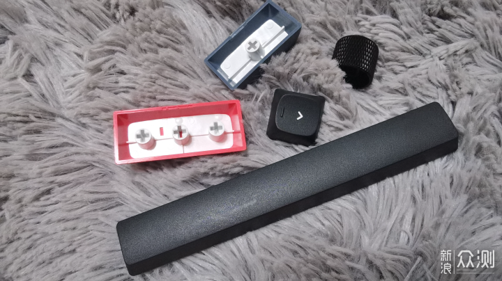 一把特別的機械鍵盤自帶音量調節的KeychronV1_新浪眾測