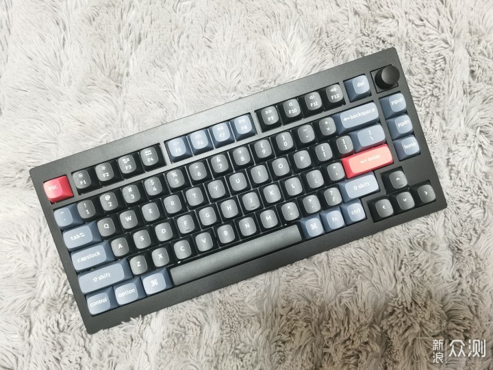 一把特別的機械鍵盤自帶音量調節的KeychronV1_新浪眾測