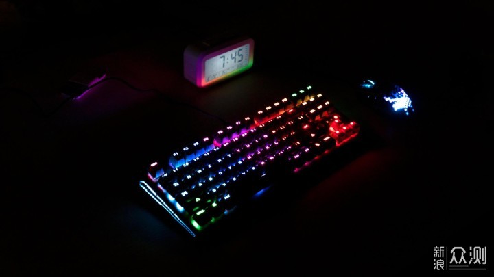 电竞机械键盘该有的样子，血手幽灵B930评测_新浪众测