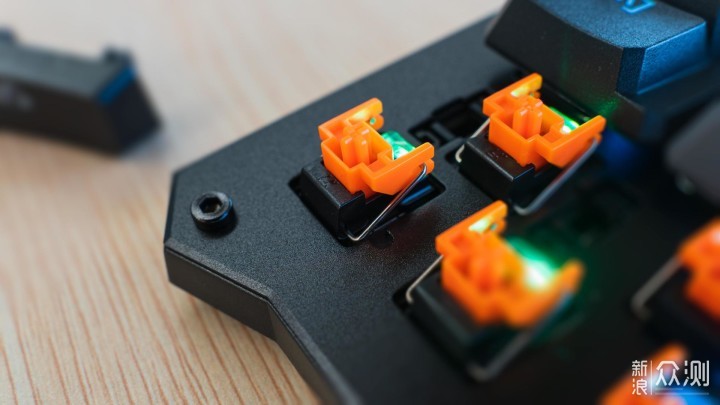 电竞机械键盘该有的样子，血手幽灵B930评测_新浪众测