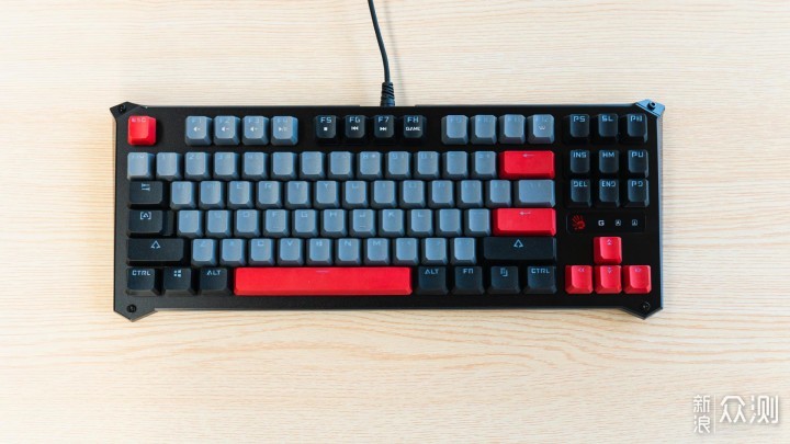 电竞机械键盘该有的样子，血手幽灵B930评测_新浪众测