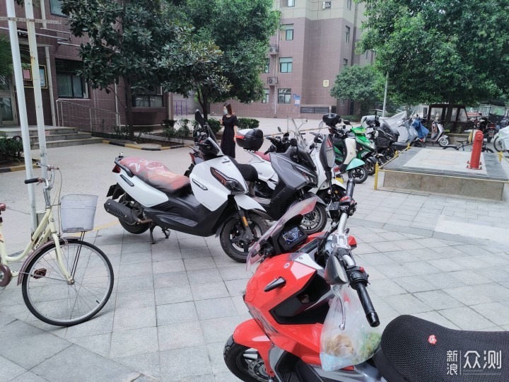 零成本给布雷斯通极宙ADV150换机油,一学就会_新浪众测