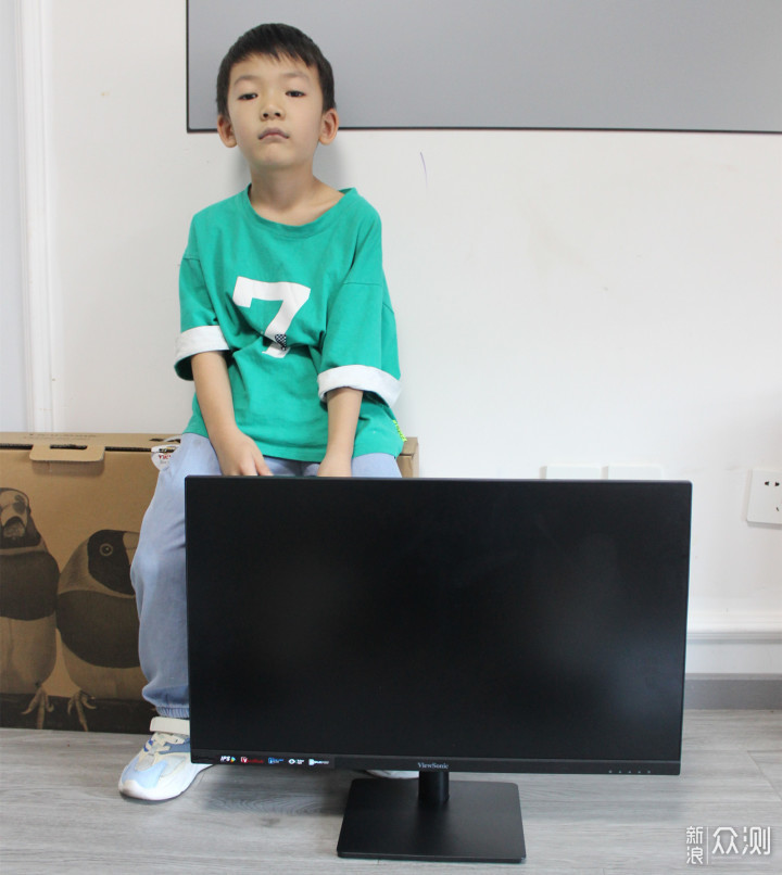 千元电竞显示器,27寸144Hz1ms快速响应，挺好