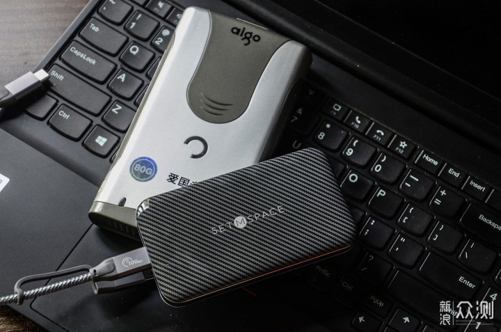 小巧大容量，高速商务风：SETMSPACE移动盘L10_新浪众测