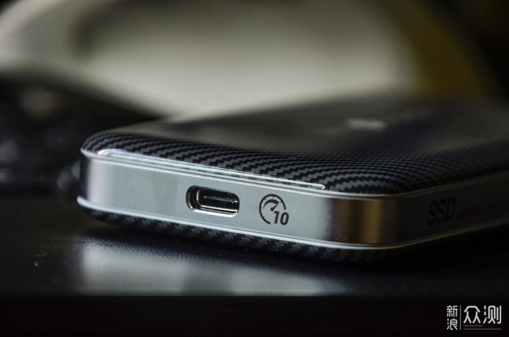 小巧大容量，高速商务风：SETMSPACE移动盘L10_新浪众测