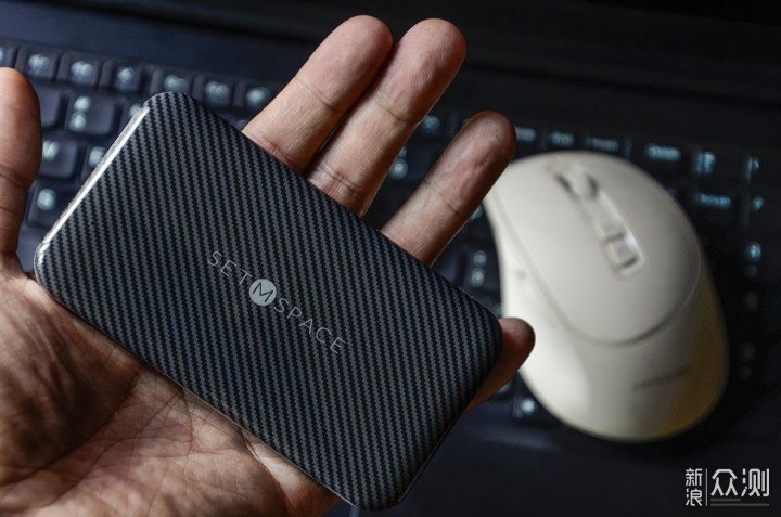小巧大容量，高速商务风：SETMSPACE移动盘L10_新浪众测