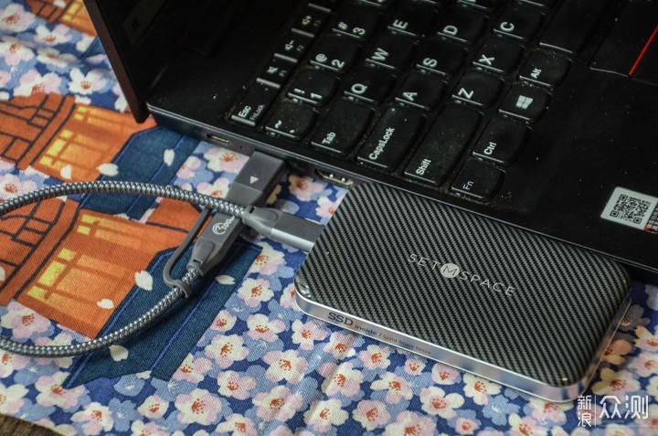 小巧大容量，高速商务风：SETMSPACE移动盘L10_新浪众测