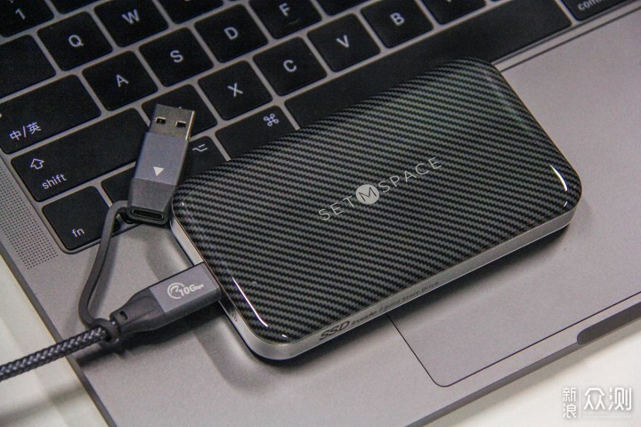 小巧大容量，高速商务风：SETMSPACE移动盘L10_新浪众测
