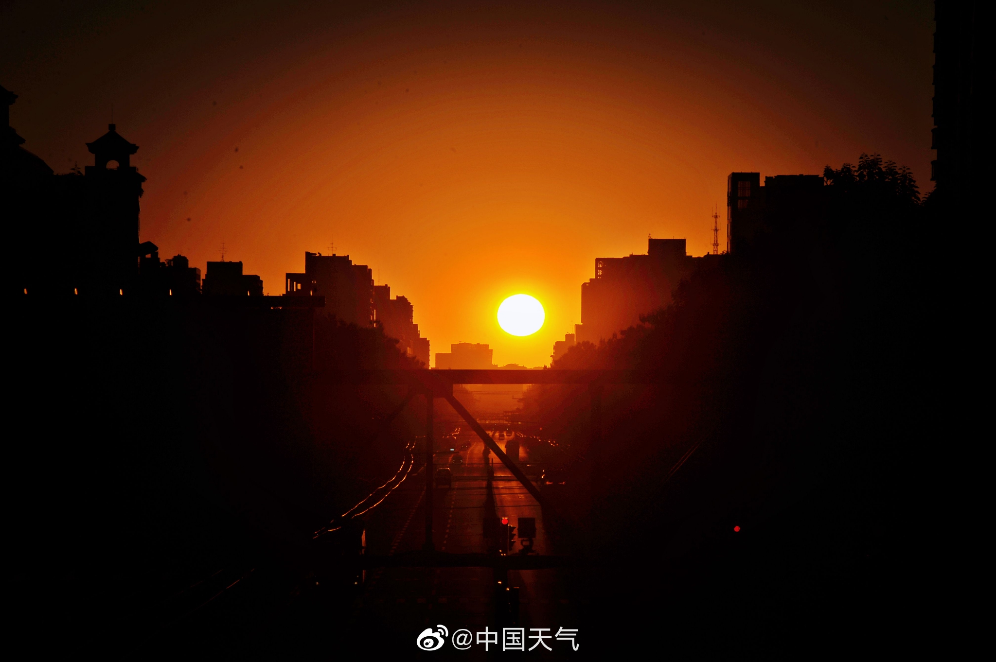 北京秋分悬日_手机新浪网