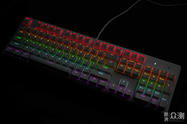 白菜價的RGB機械鍵盤|艾石頭FE104幻彩版鍵盤_新浪眾測