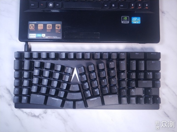 X-Bows Lite人体工学机械键盘:减少手腕酸痛_新浪众测