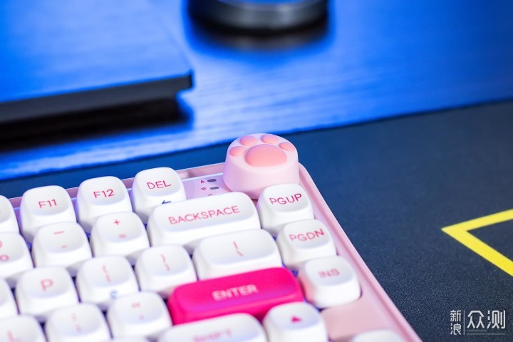 达尔优小方糖Z82机械键盘：为桌面添粉颜_新浪众测