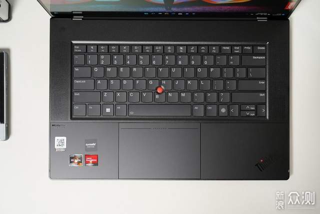 30周年玩点不一样的？ ThinkPad Z16评测_新浪众测