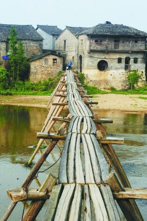 将渼陂村和对面村子连在一起的木桥,电影《闪闪的红星》曾在此取景