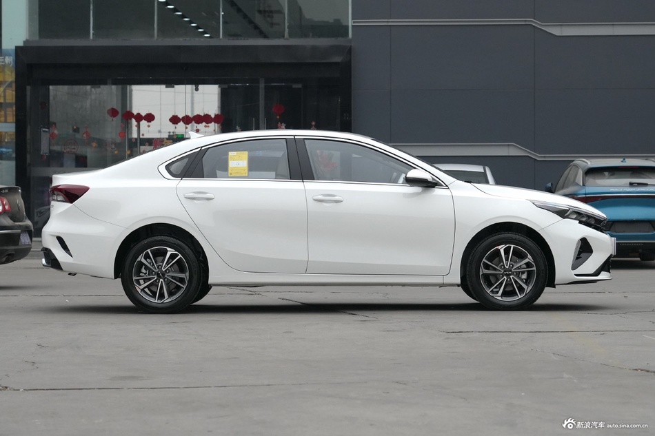 2023款起亚K3 1.5L CVT豪华版