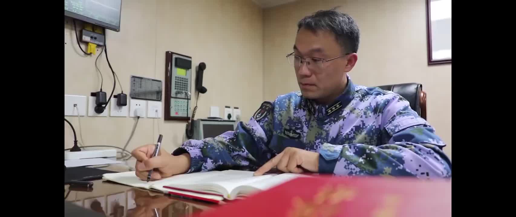 军队代表委员风采录丨太原舰舰长吴仲戈:执戈远航卫和平