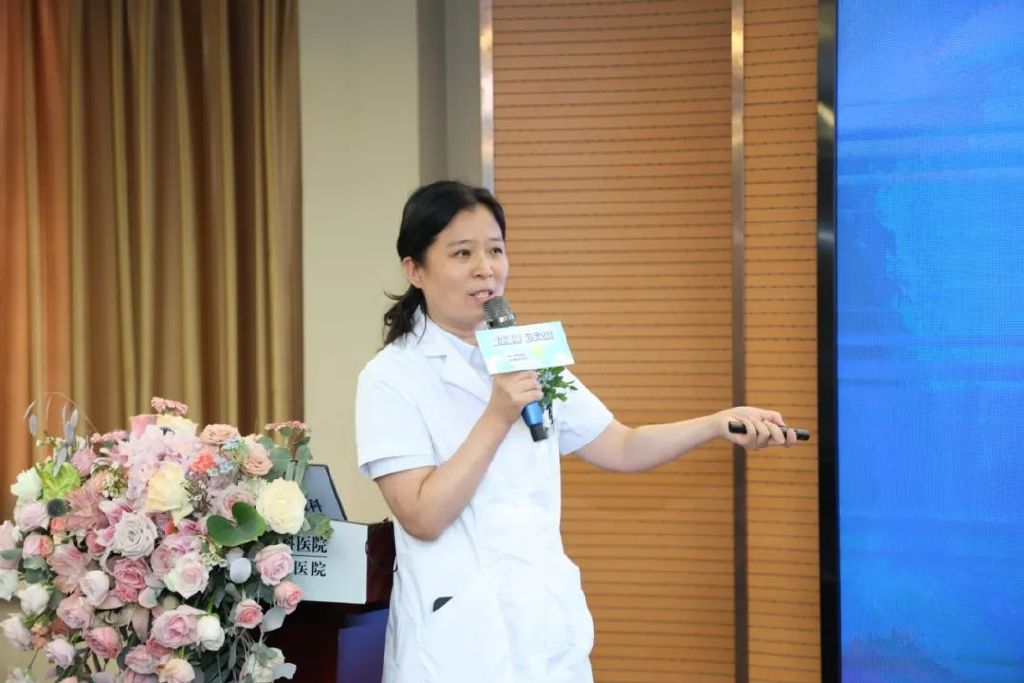 宁波爱尔名医专访李小萍主任以精湛医术为万名患者摘掉眼镜