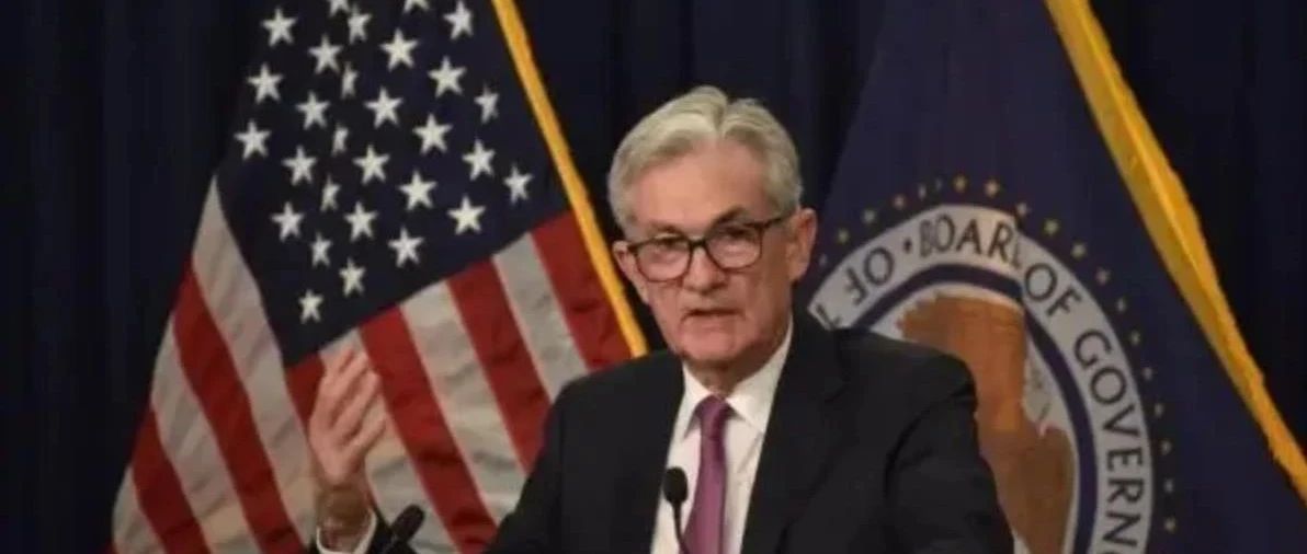 “更高、更快”! 鲍威尔发言“吓崩”市场, 道指大跌570点, 黄金、原油狂泻, 人民币跌破6.99关口 | 早报